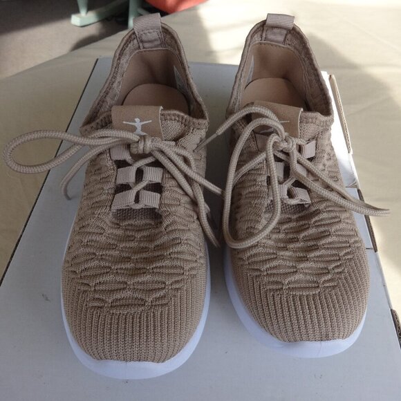 Danskin, Honor, women's size 7, vegan knit lace up sneaker, in natural, stretch - Picture 1 of 10